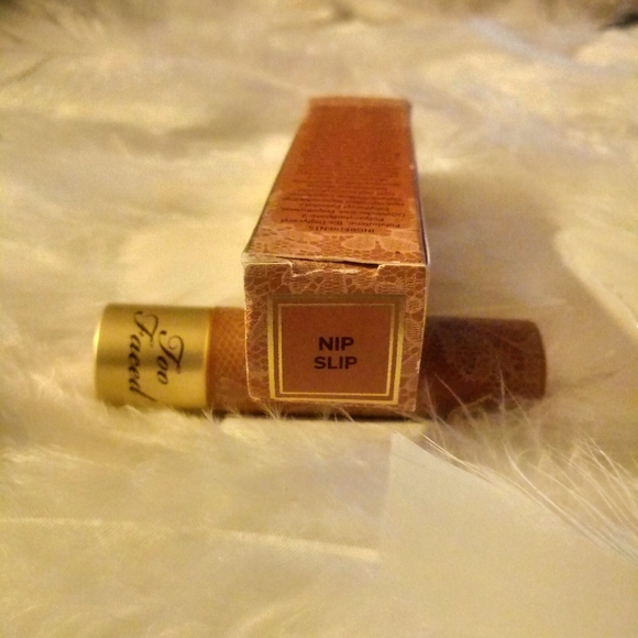 Too Faced Lipstick - Picture 3 of 3